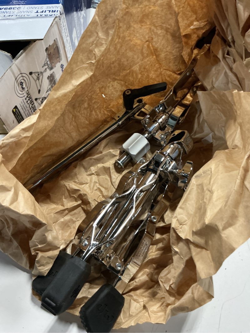 Condition photo showing Good Condition for drum workshop dw 9000 series air lift heavy tom/snare stand