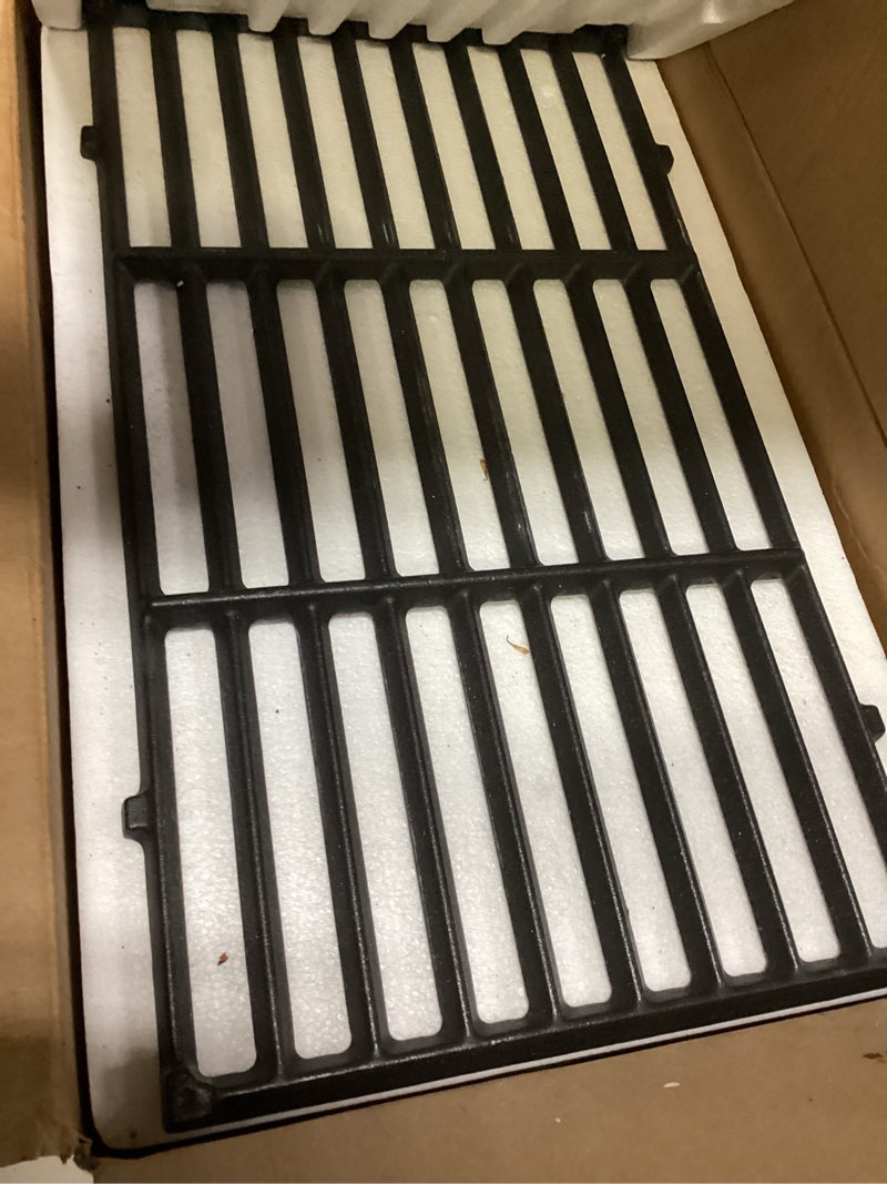 Condition photo showing As Is for 7635 flavorizer bars & 7637 grill grates for weber gs4 spirit ii 200 series, replacement parts for weber spirit & spirit ii e-210 e-220 s-210 with front controls, 15.3" flavorizer bars & 17.5" grates l2 7637+7635
