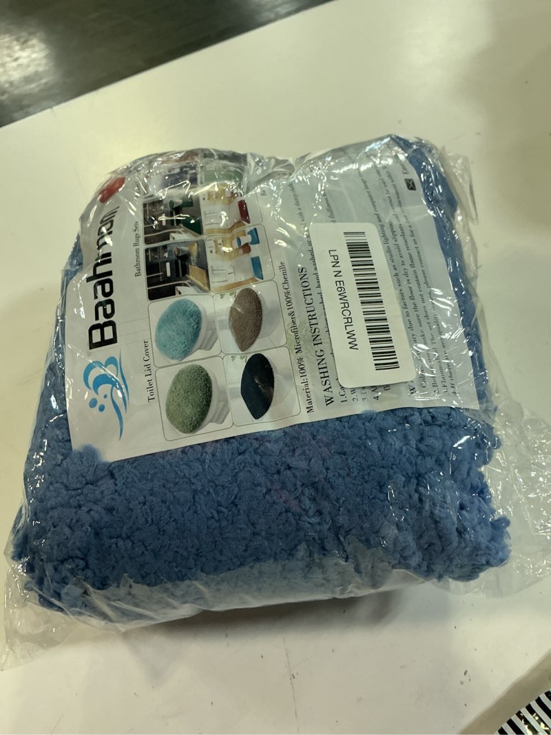 Condition photo showing New/Like New for luxury soft microfiber toilet lid cover machine washable solid toilet seat cover 17.5" x 15" adjustable rubber backing fits most 16-17.5" l x 14-16" w round oblong and elongated toilet seat light blue 17"lids