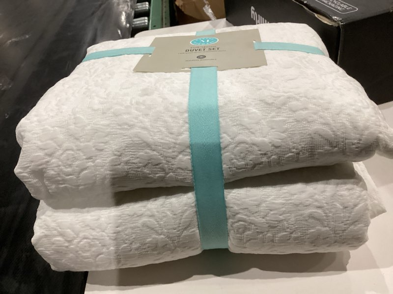 Condition photo showing As Is for Martha Stewart - Queen Duvet Cover Set, Cotton-Rich Plain Weave Bedding w/Matching Pillowcases, Ligh