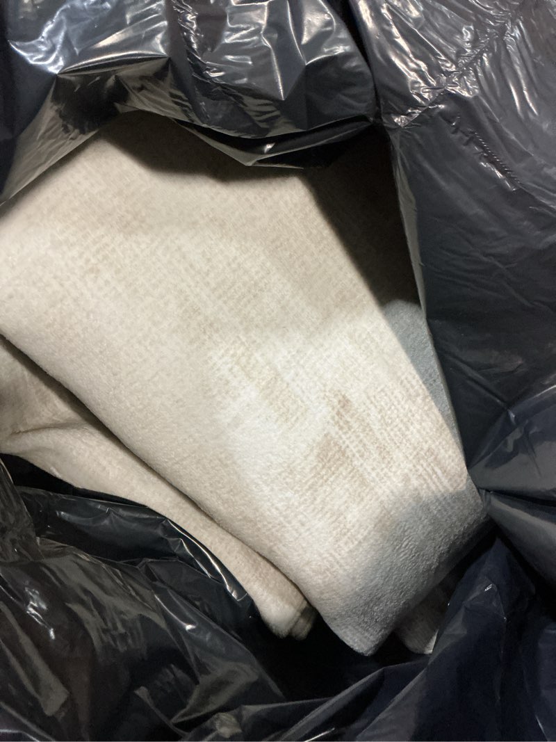 Condition photo showing Good Condition for Area Rugs 8x10 Living Room: Washable Rug Modern Abstract Large Rugs Soft Non Slip Neutral Rug Stain Resistant Indoor Carpet for Bedroom Kitchen Dining Room Table Nursery Home Office Rugs(Beige,8'x10') Beige 8' x 10' (Rectangular)