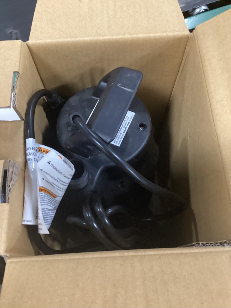 Condition photo showing Good Condition for utilitech 1/6-hp 115-volt 25-gpm thermoplastic submersible utility pump