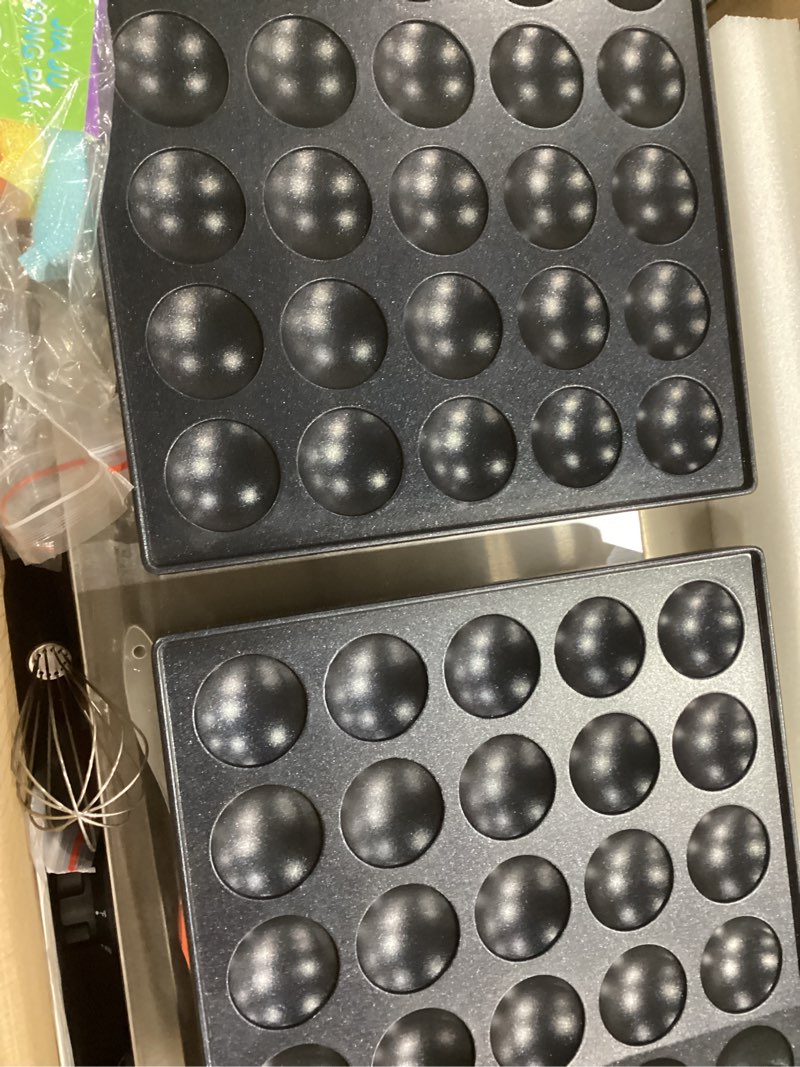 Condition photo showing Good Condition for 12 Pack Stainless Steel Hotel Pans with Lid 1/6 Size Steam Table Anti Clogging Steamer Restaurant Pans for Buffet Serving Commercial Catering Party, 2.5'' 4'' 6'' Deep, 6.9 x 6.5 Inch