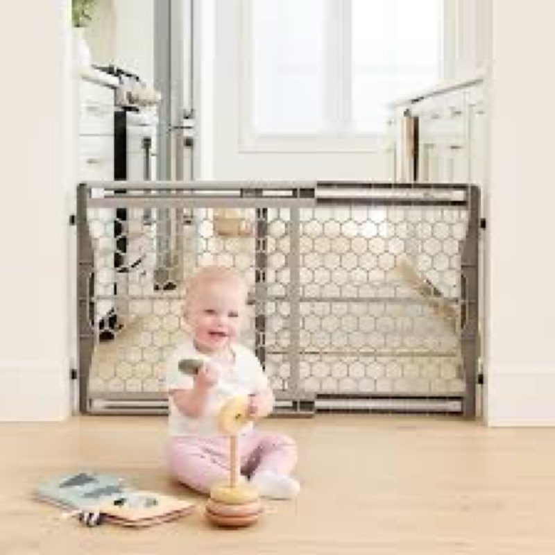 Regalo Easy Fit Plastic Adjustable Extra Wide Baby Gate, Award Winning Brand, 23 Inches Tall, Fits O