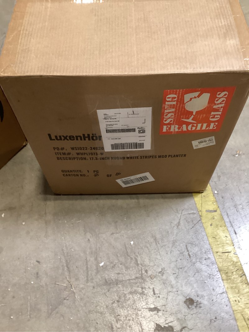 https://lotting-media.assets.bidfta.com/lotting_214e6cd7-7748-4ab9-8fab-a2c3aef0378f
