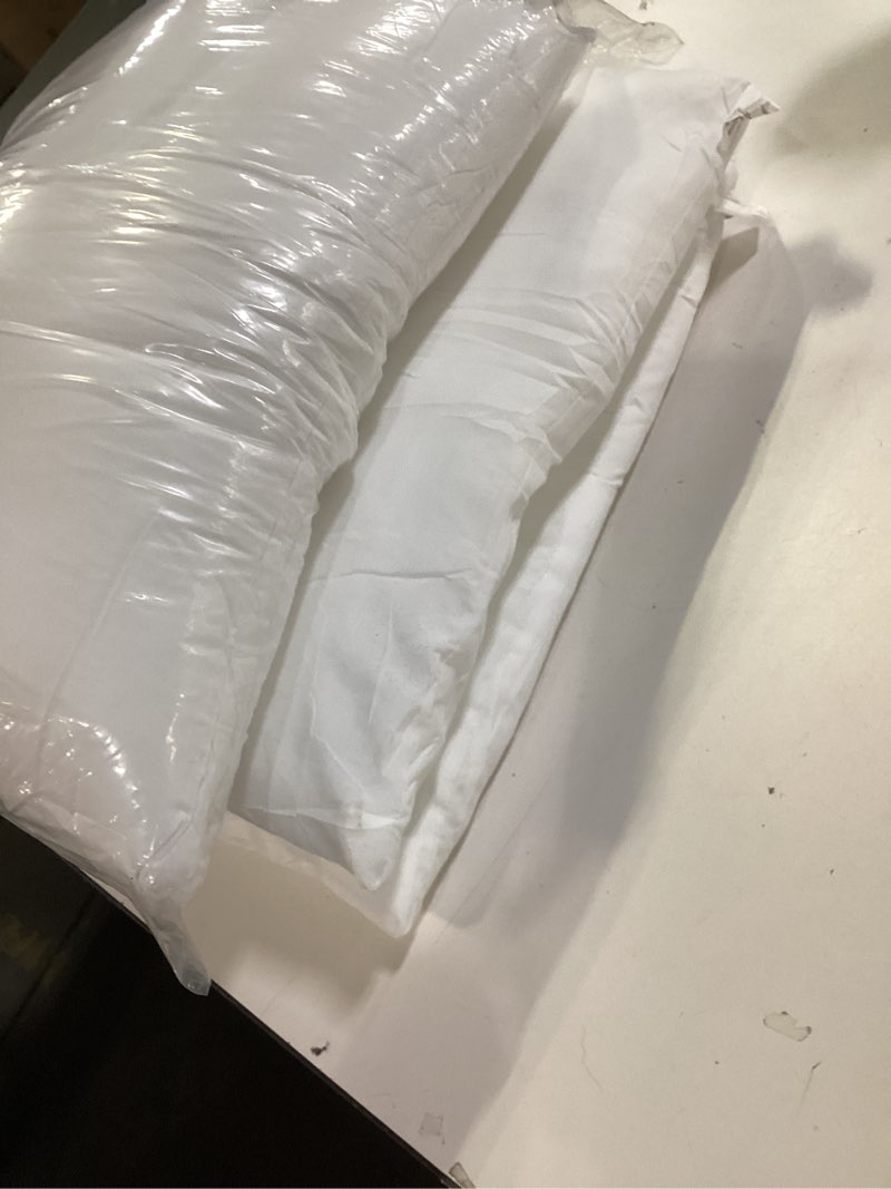 Condition photo showing Good Condition for 18 x 18 inches Pillow Inserts, Set of 4 Hypoallergenic Brushed Microfiber Liner Down Alternative Filled Square Cushion Throw Pillow 18" x 18"