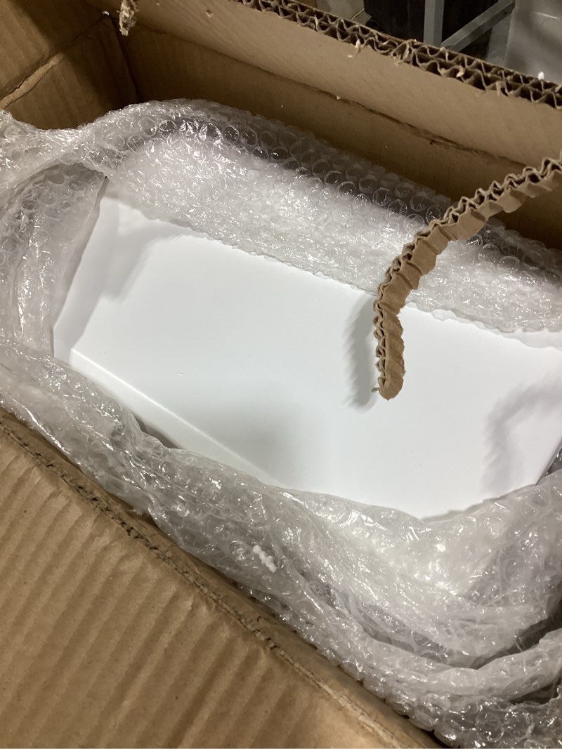 Condition photo showing Good Condition for mDesign Pedal Bin — Waste Bin with Pedal, Lid and Plastic Bucket Insert for Bathroom, Kitchen, and Office — Metal Household Rubbish Bin with Ergonomic Design — White White 2.6 Gallon