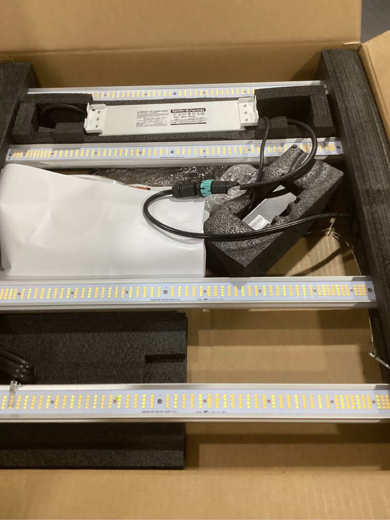 Condition photo showing Good Condition for Spider Farmer 2024 G3000 Cost-Effective LED Grow Lights 300W 3x3ft Coverage Full Spectrum Dimmable Bar Style Growing Lamp for Indoor Plants