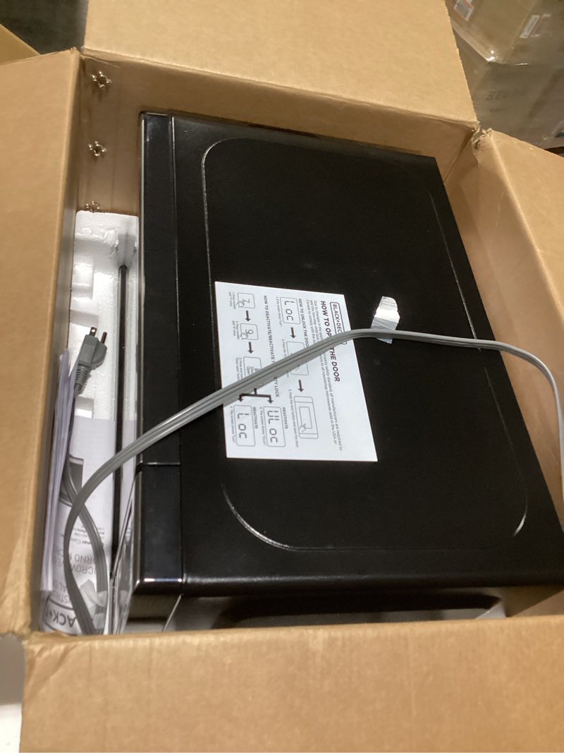 Condition photo showing Good Condition for BLACK+DECKER EM720CB7 Digital Microwave Oven with Turntable Push-Button Door, Child Safety Lock, 700W, Stainless Steel, 0.7 Cu.ft 0.7 cu. ft.