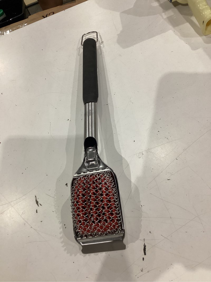 Condition photo showing Good Condition for oxo outdoor coiled grill brush with replaceable head