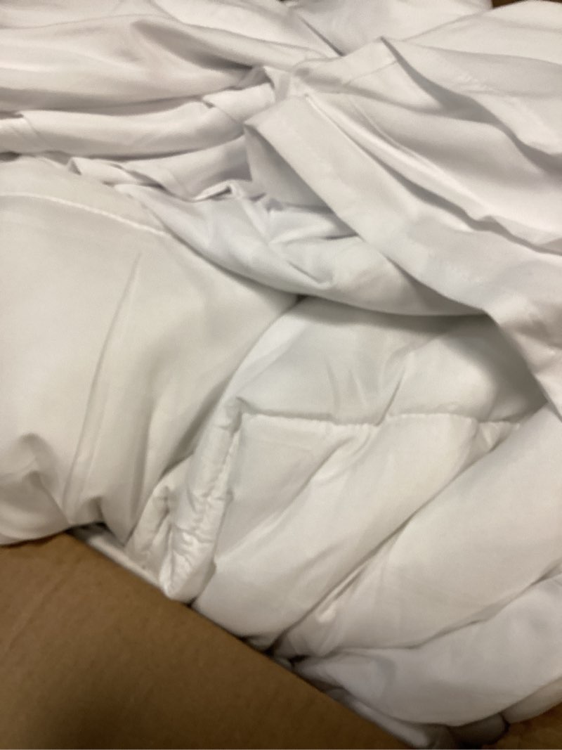 Condition photo showing Good Condition for utopia bedding comforter , quilted, box stitched down alternative comforters full size (white) full white