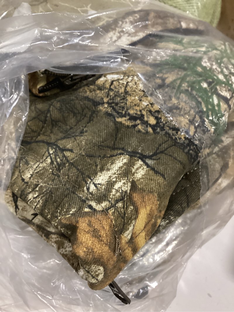 Condition photo showing Good Condition for Men's Cold Weather Camo Hunting Suit, Quiet Fleece-Lined Jacket & Pants Set with Face Mask, Suitable for Hunting Leaf Camo X-Large