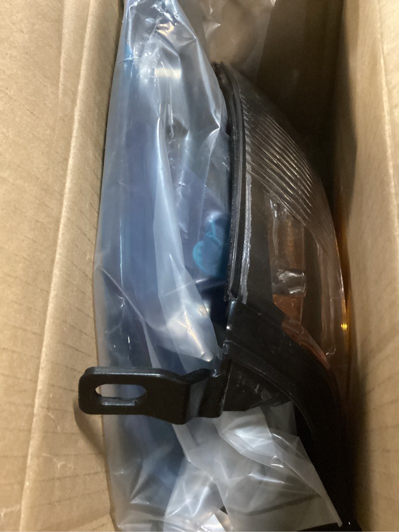 Condition photo showing Good Condition for labwork replacement for tacoma 2001-2004 parking/side marker light assembly pair driver and passenger side black