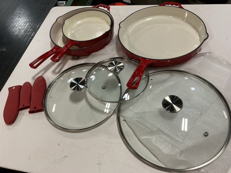 Condition photo showing Good Condition for Bruntmor 8”, 10”, 12” Red Enamel Cast Iron Frying Pan Set of 3 With Tempered Glass Lid, Oven Safe Cast Iron Skillet, Cast Iron Grill Pan Set, Nonstick Cookware For Casserole Dish