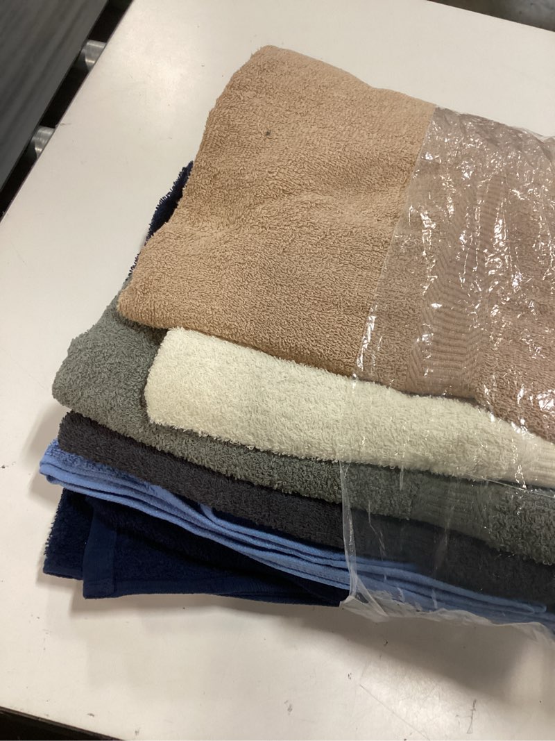 Condition photo showing Good Condition for kahaf collection 6-pack bath towels - lightweight - extra absorbent - 100% cotton - shower towels (multi, 27 inchesx54 inches) 6 pack (27\\\" x 54\\\") in different colors
