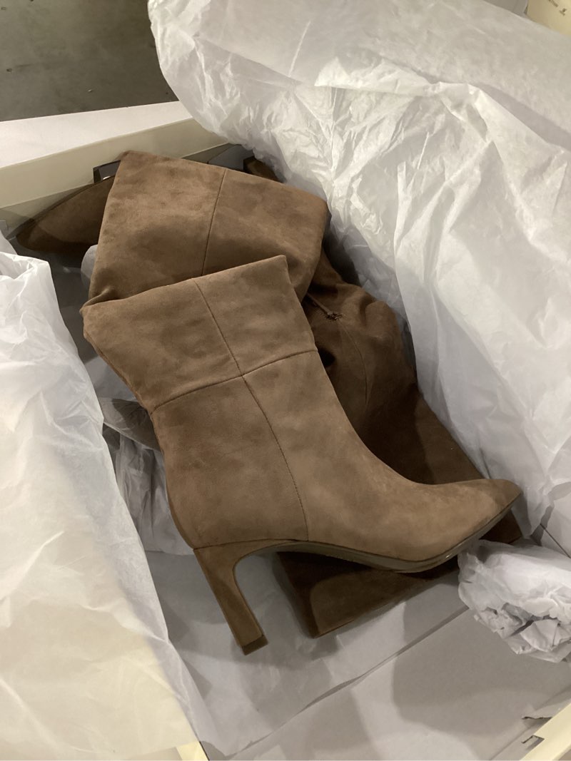 Condition photo showing New/Like New for Anne Klein womens Rene 8 Truffle