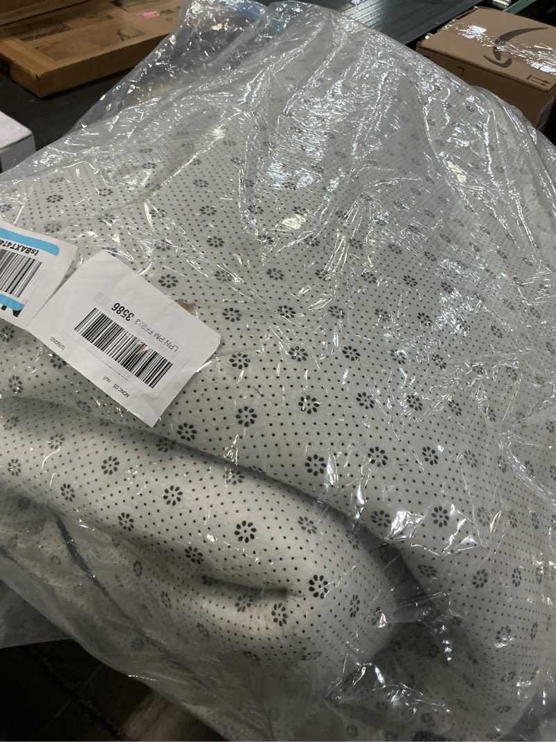 Condition photo showing As Is for Sour Lemon Area Rugs 9x12 Living Room, Grey Large Area Rug Shag Shaggy Carpet Soft Plush Furry Bedside Rug, Machine Washable Area Rugs for Bedroom Kids Girls Boys Home Decor Anti Slip Dark Grey 9' x 12' (Rectangular)