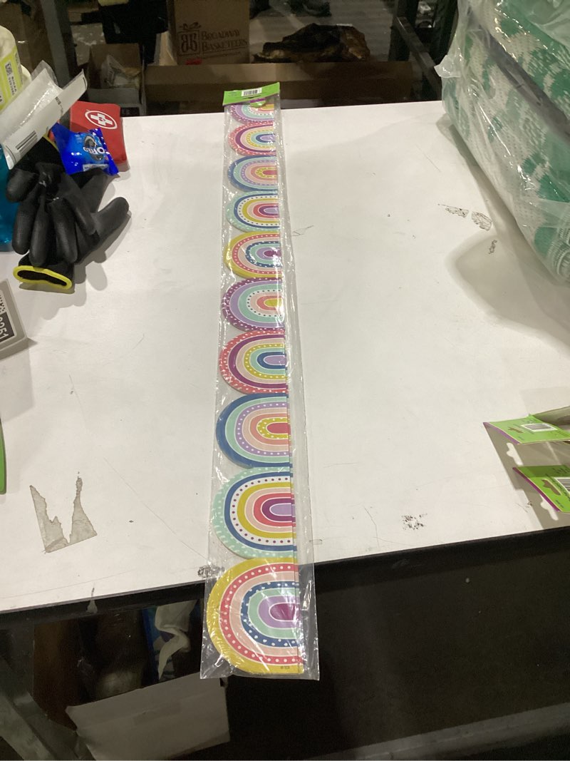 Condition photo showing New/Like New for Teacher Created Resources Oh Happy Day Rainbows Die-Cut Border Trim (TCR9092)