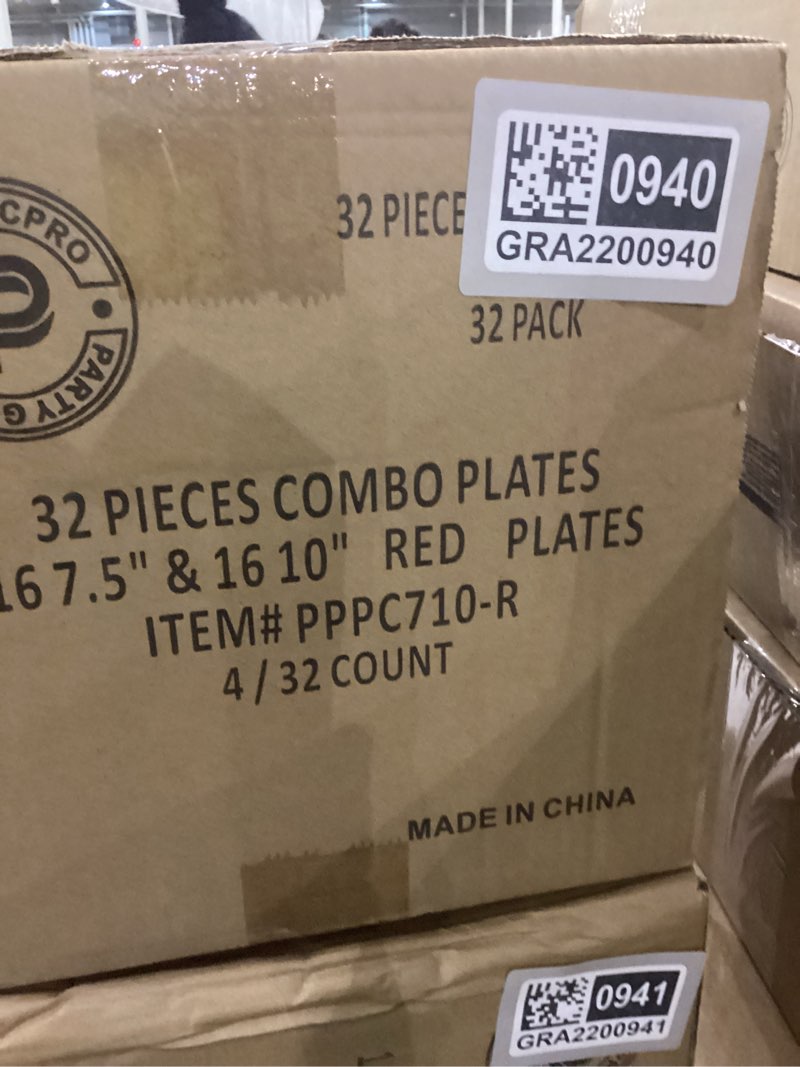 PLASTICPRO 128 Piece Combo Plates Christmass Set includes 64-7'' inch Plates & 64-10'' inch Plates R