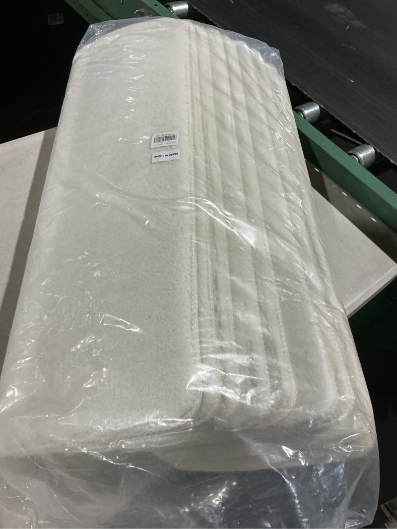 Condition photo showing Good Condition for pure era carpet stair treads ultra plush 9.5" x 30"soft bullnose indoor stair protectors pet-friendly non-slip skid resistant tape free washable reusable(14 pieces,white) white 14 pieces with bullnose
