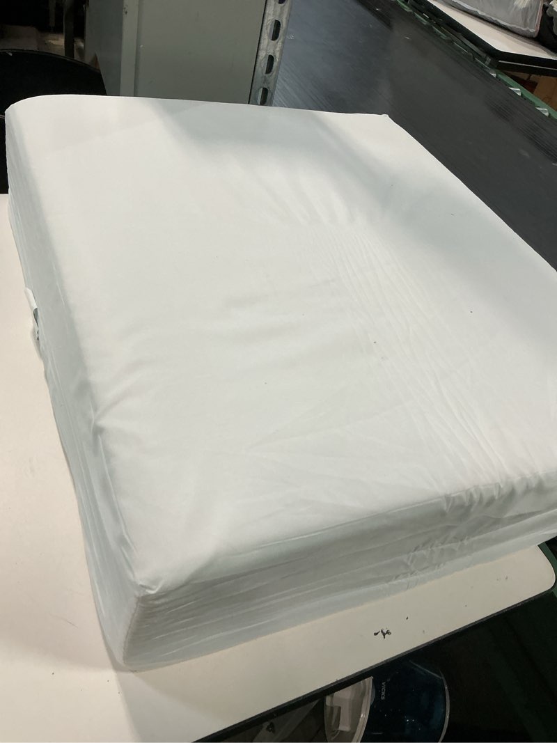 Condition photo showing As Is for Arden Selections ProFoam 24 x 24 x 6 in Deep Seat 