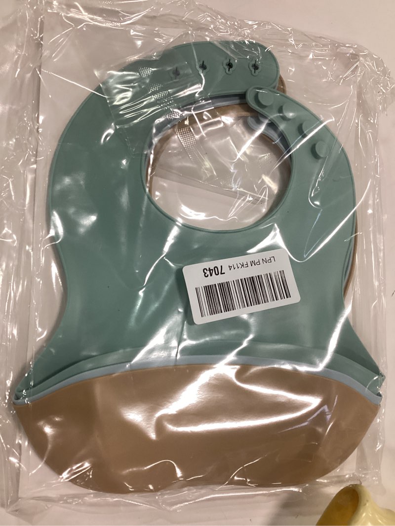 Condition photo showing Good Condition for Cuddle Campus Set of 3 Silicone Bibs for Babies & Toddlers,Soft Adjustable Bibs with Pocket Food Catcher for Baby Girl,Boy Neutral