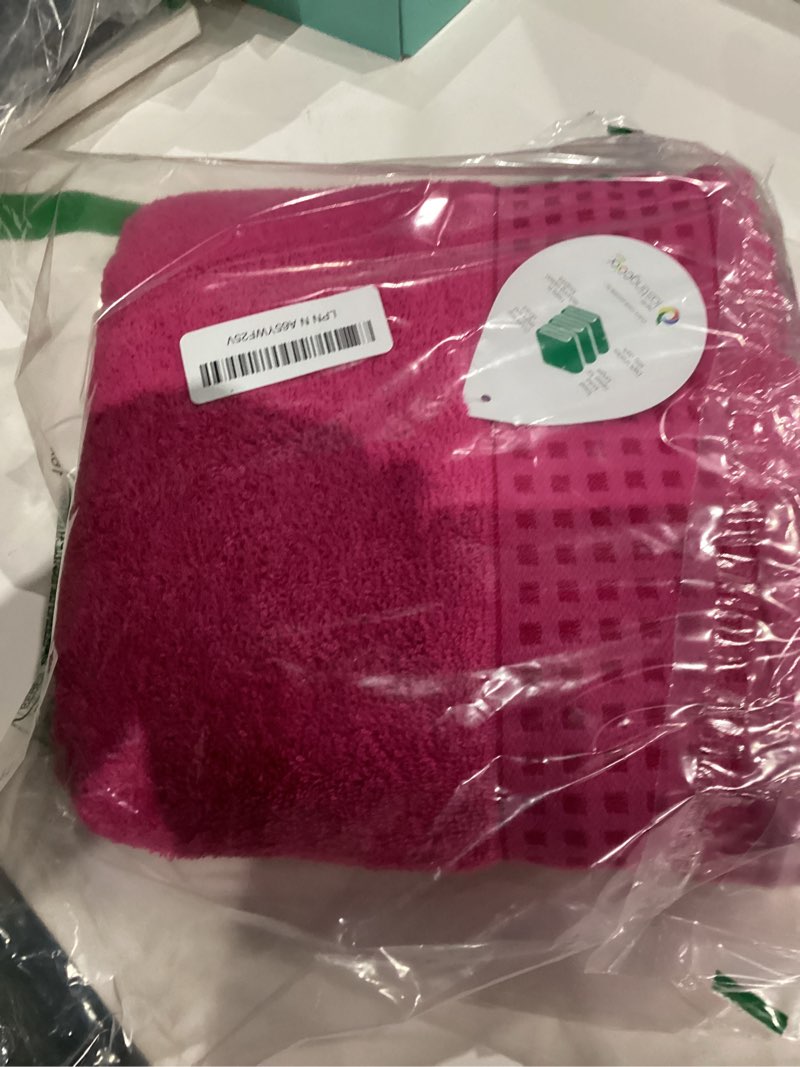 Condition photo showing Good Condition for GLAMBURG 100% Cotton 2 Pack Oversized Bath Towel Set 28x55 Inches, Ultra Soft Highly Absorbant Compact Quickdry & Lightweight Large Bath Towels, Ideal for Gym Travel Camp Pool - Hot Pink 2 Pack Bath Towel Hot Pink