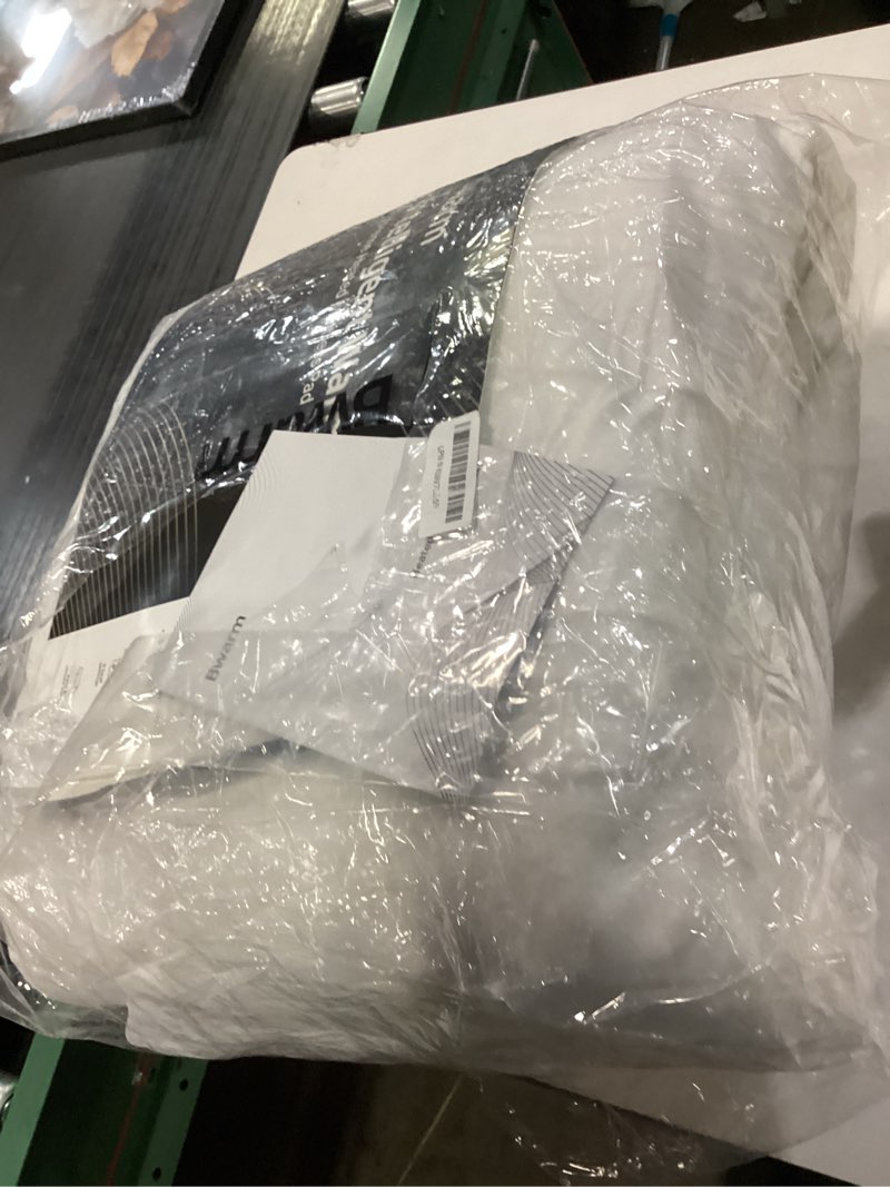 Condition photo showing Good Condition for (Similar)Bwarm Electric Heated Mattress Pad Cal King Size 72\" x 84\", Bed Warmer, 9 Heat Settings, 1-12 Hours Auto Off, Deep Pocket, Fast Heating, Machine Washable, Soft and Cozy