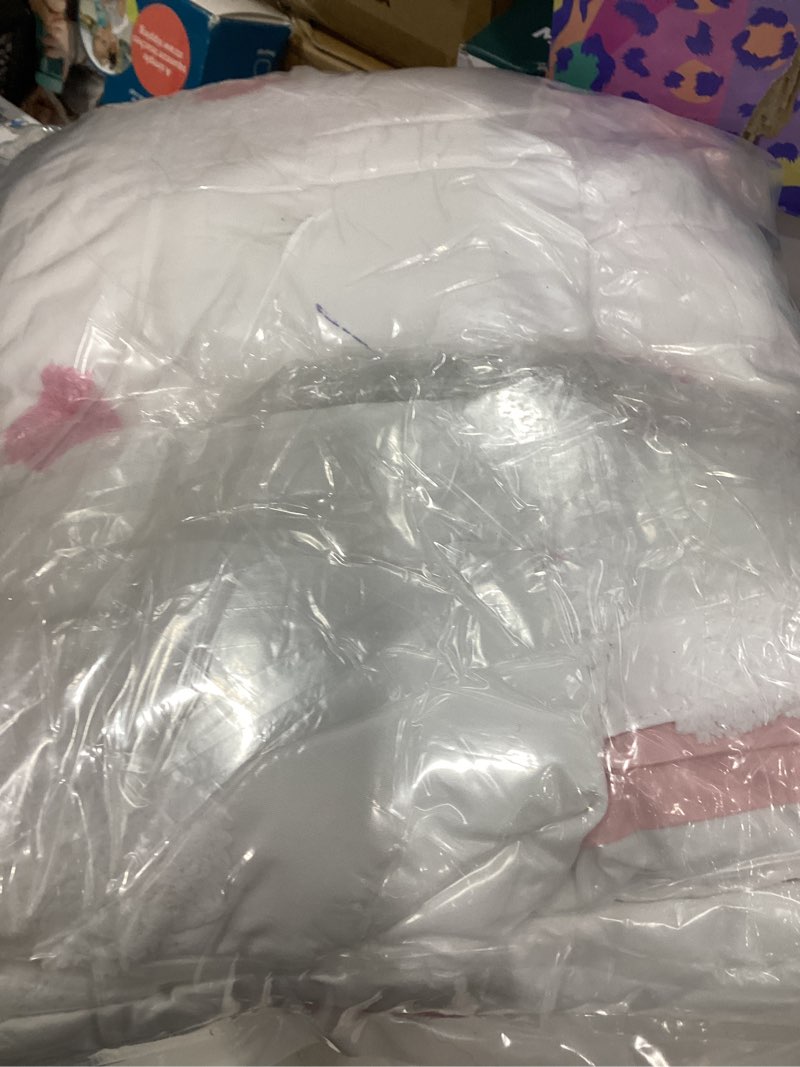 Condition photo showing Good Condition for toddler bedding set for girls 4-piece pink boho tufted daisy flowers toddler comforter set bed-in-a-bag toddler sheets bedroom set with toddler comforter, flat sheet, fitted sheet, pillowcase pink toddler - 4 pieces (not for twin bed)