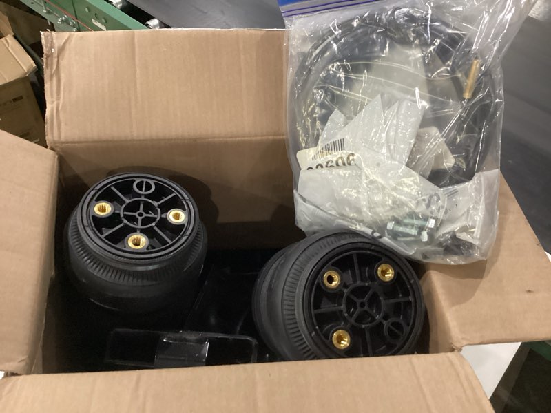 Condition photo showing New/Like New for air lift 57375 loadlifter 5000 air suspension kit