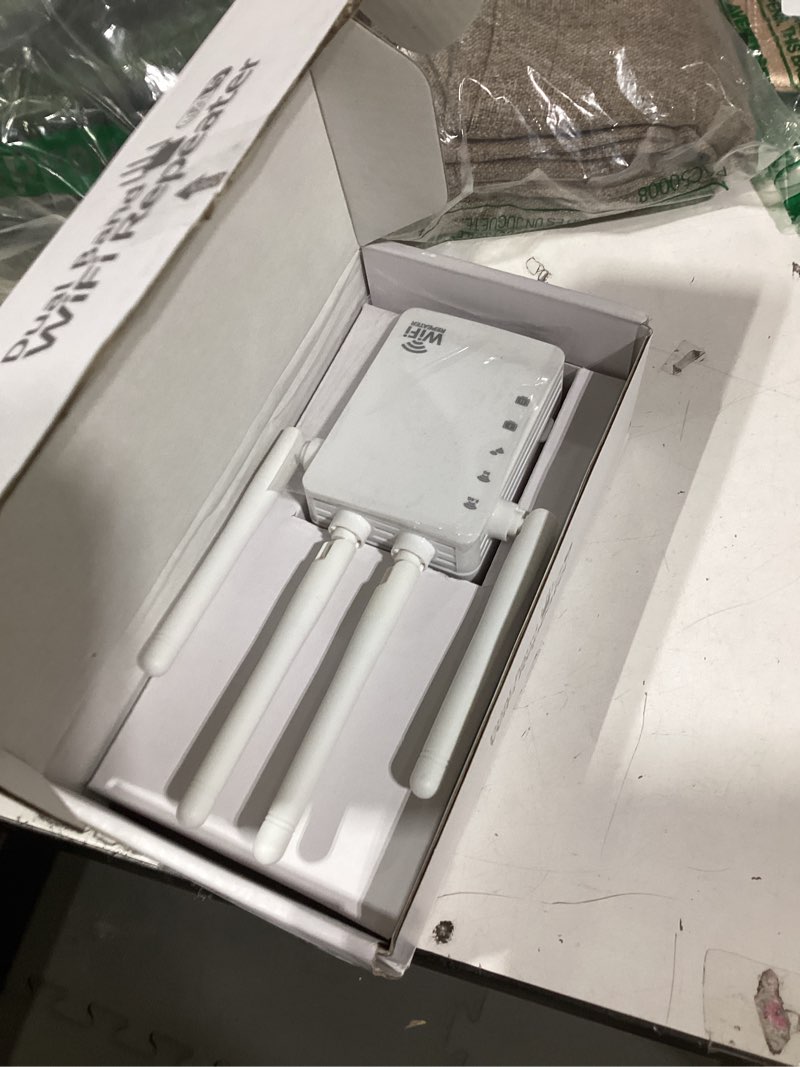 Condition photo showing Good Condition for Similar product TP-Link AC1200 WiFi Extender, 2023 Engadget Best Budget Pick, 1.2Gbps Signal Booster for Home, Dual Band 5GHz/2.4GHz, Covers Up to 1500 Sq.ft and 30 Devices,Support Onemesh, One Ethernet Port (RE315) Wi-Fi 5 AC1200