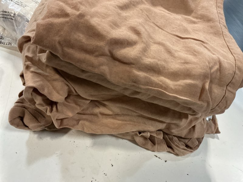 Condition photo showing Good Condition for european linen sheet set, queen, desert sunset