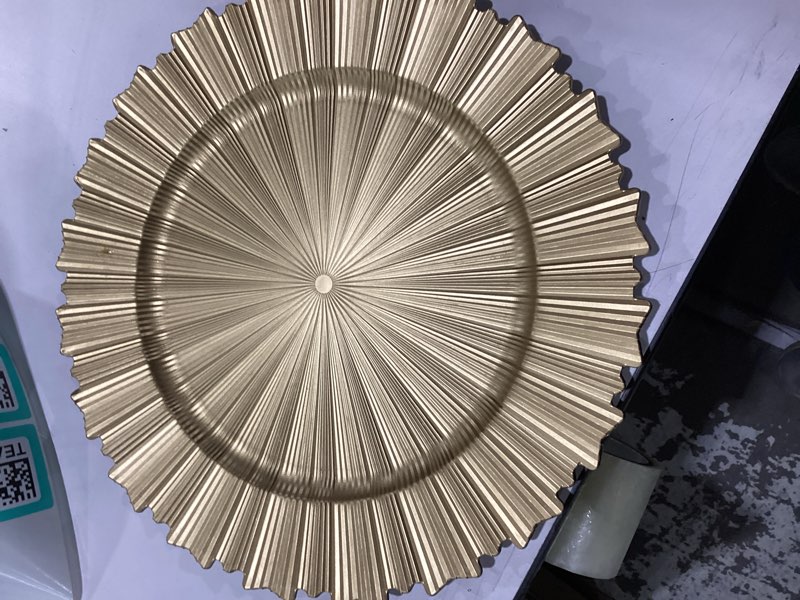 Condition photo showing Good Condition for efavormart 40 pack | 13\" metallic gold sunray acrylic plastic serving plates, round scalloped rim disposable charger plates 13\" | pack of 40gold sunray