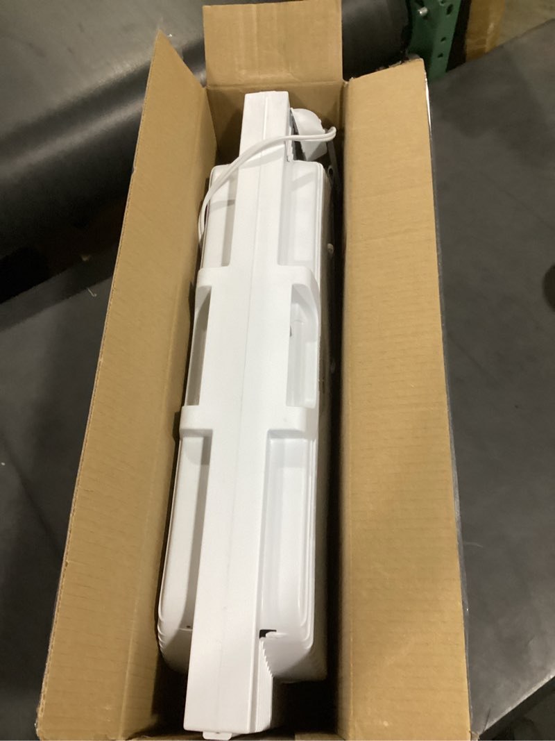 Condition photo showing Good Condition for comfort zone 9  twin window fan with reversible airflow control  auto-locking expanders  2 speed fan  dual fan  exhaust  airflow 9.84 ft/sec  ideal for home  kitchen  bedroom & office  cz319wt