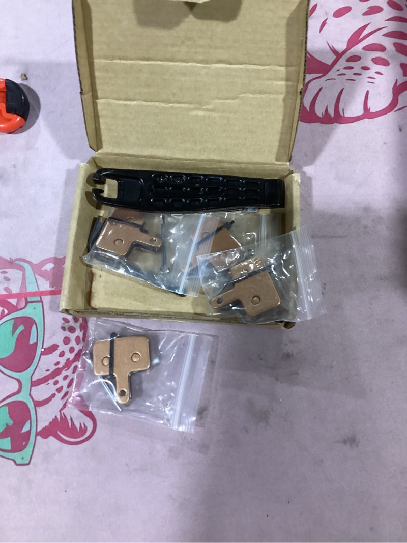 Condition photo showing New/Like New for 4 pairs sintered metal mtb bike brake pads, ebike scooter brake pads | compatible for trp tektro shimano brake pads mt200 m355 m446 m315 m365, electric scooter brake pads electric bike brake pads,