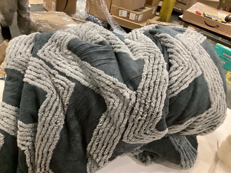 Condition photo showing As Is for Tufted Boho Comforter Set Queen - Grey Fluffy Sherpa Bedding Set, Soft Fuzzy Jacquard Quilt Set, 3 Pieces Cozy Bed Set Warm Comforter for Winter(90"X90") W-grey Queen(90"x90")