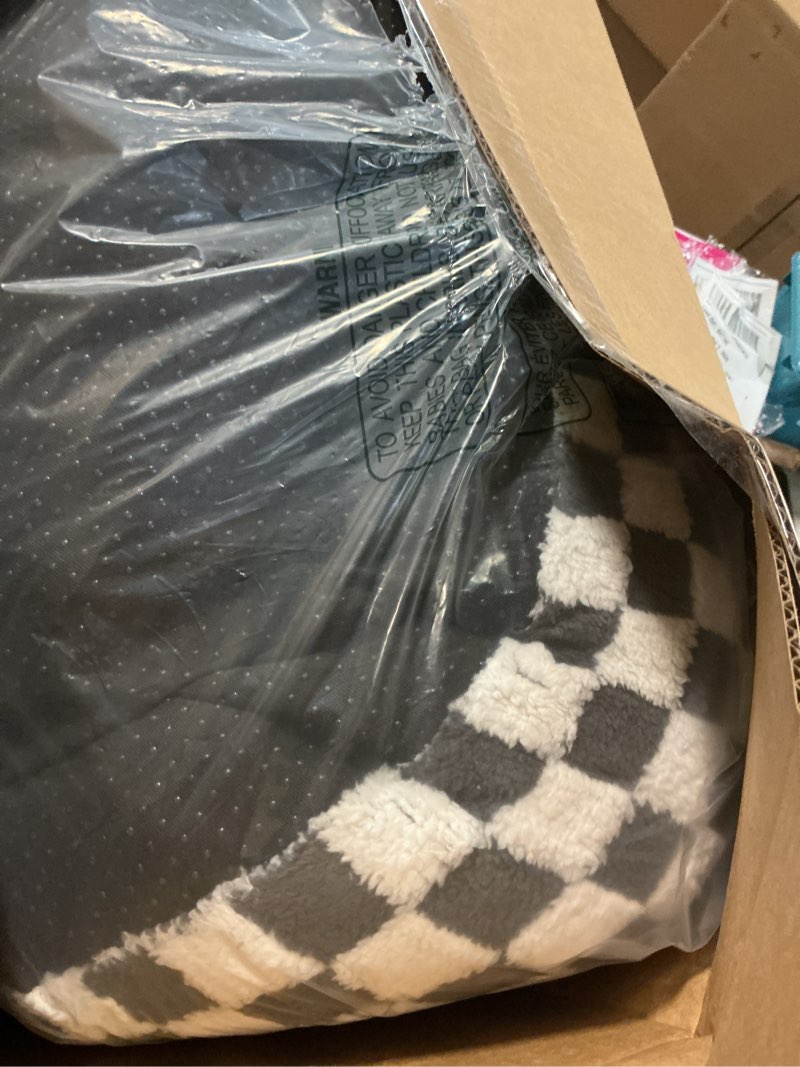 Condition photo showing Good Condition for BFPETHOME Donut Dog Bed Medium Size Dogs, Cute Medium Dog Bed for Puppy and Kitten, Round Calming Pet Beds with Non-Slip Bottom, Machine Washable,27inch, Grey 27"L x 27"W x 10"Th Grey