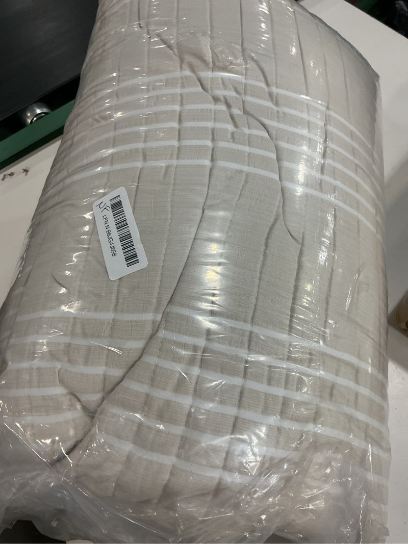 Condition photo showing New/Like New for hombys 128x120 seersucker patchwork oversized king quilt set, lightweight plaid bedspread coverlet set, all season bohemian home bedding decor with 2 pillow shams, beige oversized king plus-128" x 120" beige