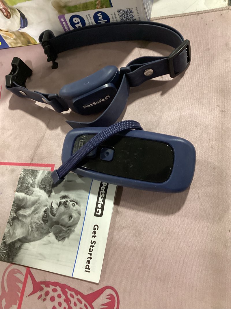 Condition photo showing Good Condition for petsafe pro dog trainer with remote – 1000 ft range – tone, vibration and 19 levels of static