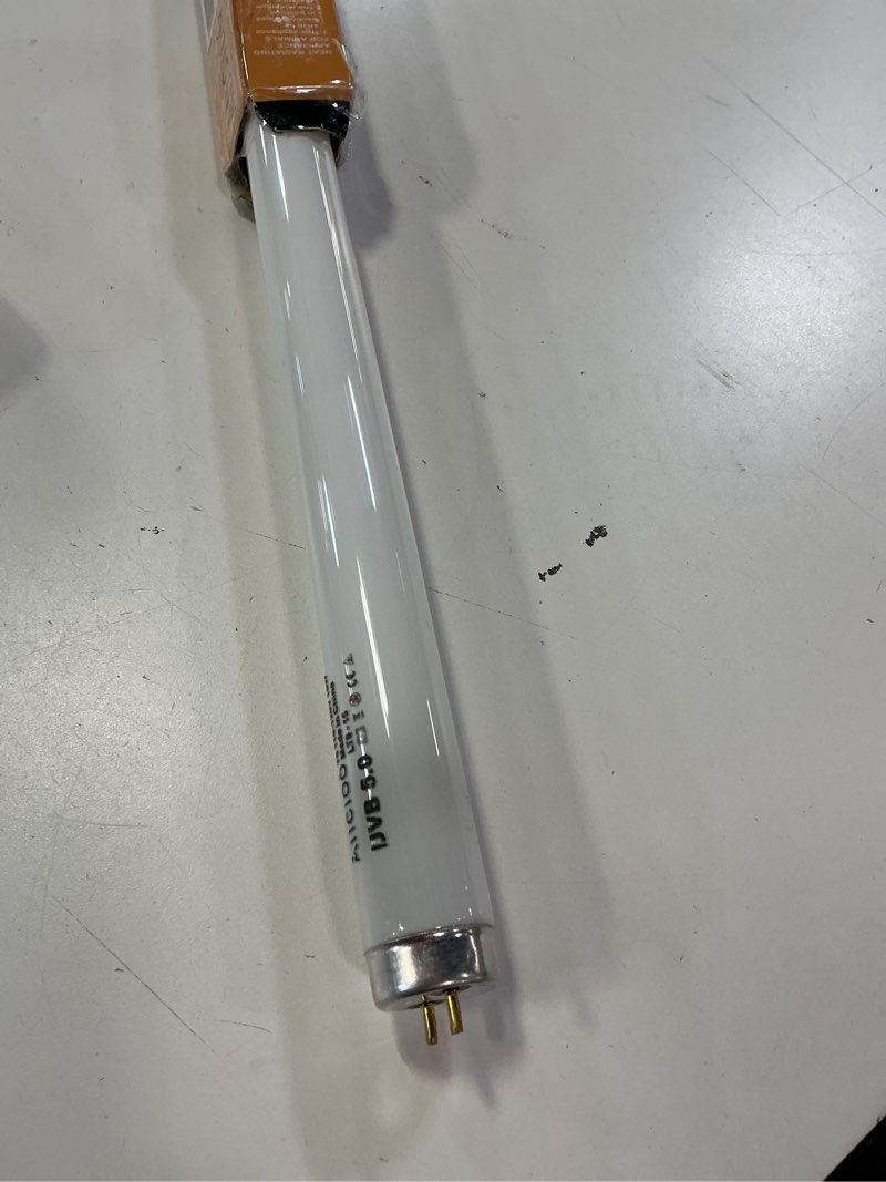 Condition photo showing Good Condition for aiicioo 2 pack t5 ho 10.0 reptile uvb light 24w - desert 22" uva uvb fluorescent lamp tube uvb lighting bulb for tortoises lizard bearded dragon chameleon turtles 2 pack t5 tube-24w 10.0