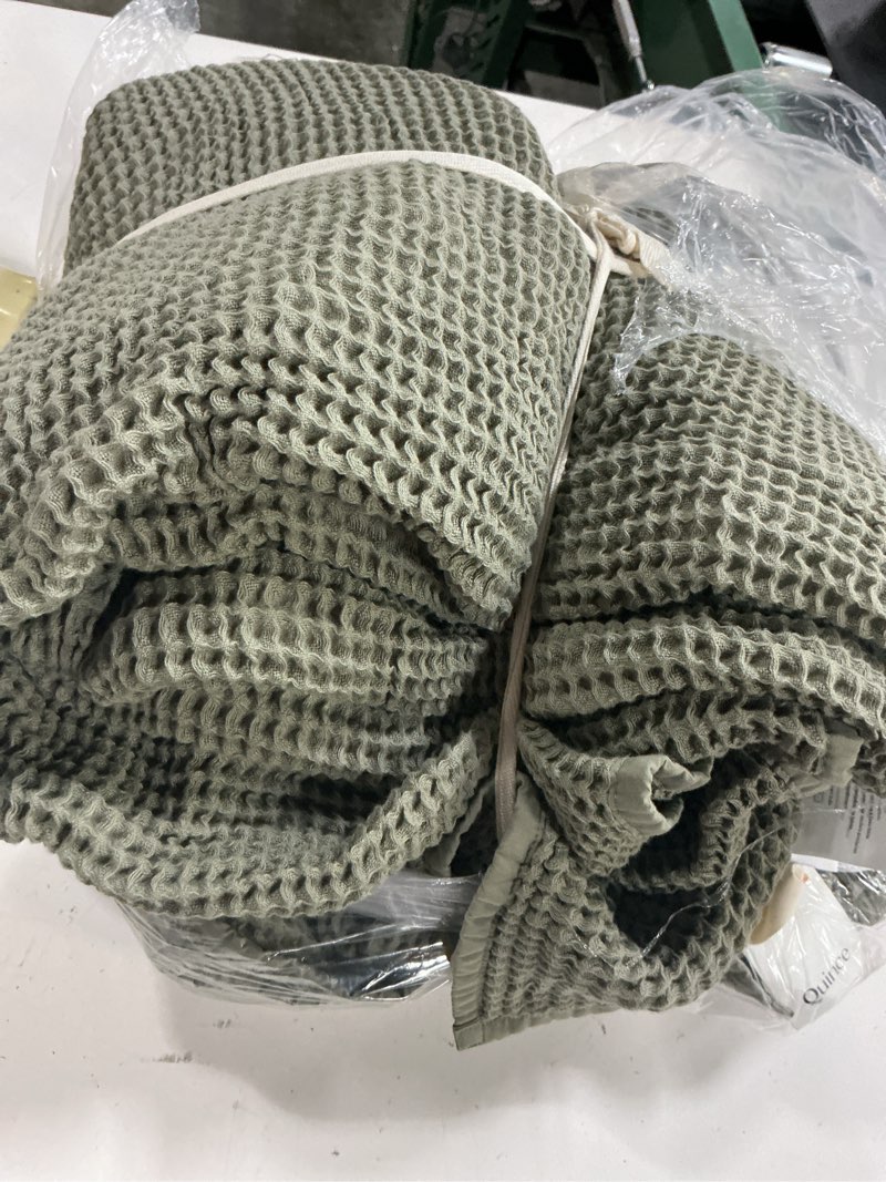 Condition photo showing As Is for ( quince) organic luxe honeycomb duvet cover set king 