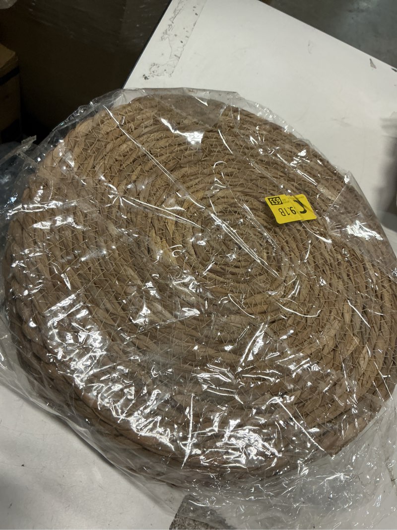 Condition photo showing Good Condition for 6Pcs 12" Round Woven Rattan Placemats,Natural Hand-Woven Water Hyacinth Placemats,Farmhouse Weave Place Mats,Rustic Braided Wicker Table Mats (12inch Set of 6)