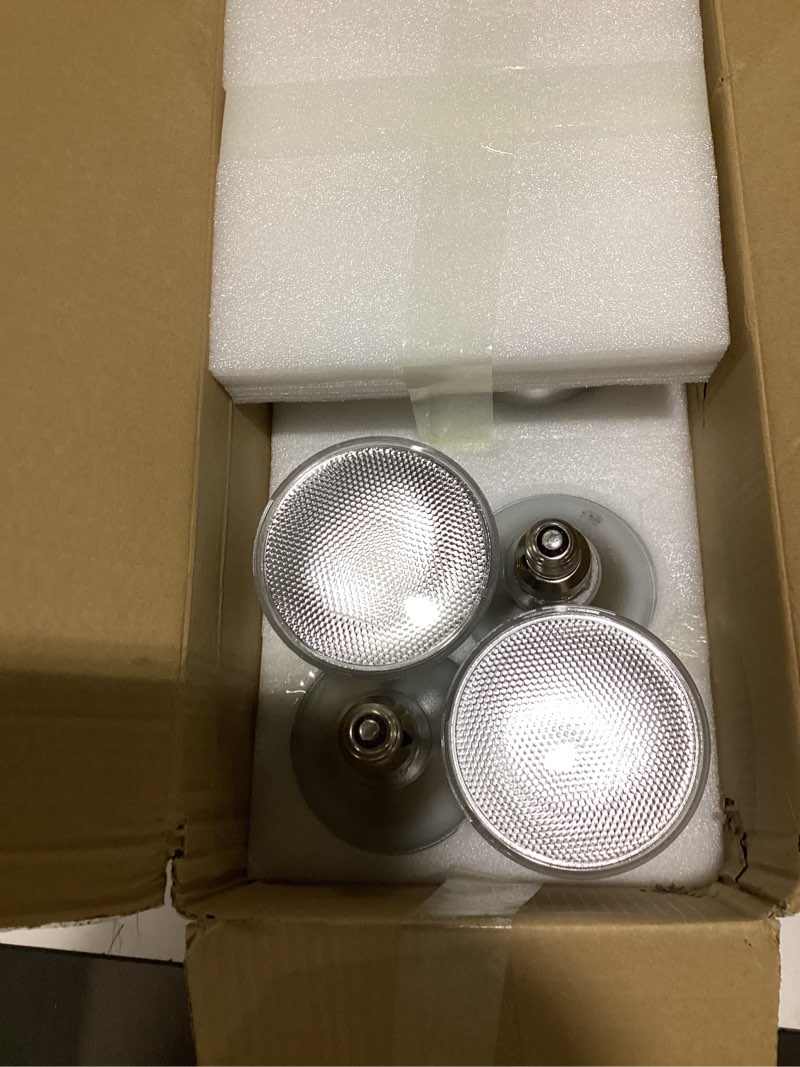 Condition photo showing Good Condition for PAR38 Halogen Flood Light Bulbs 90W 120V, Par38 Halogen Light Bulbs 8 Pack for Indoor and Outdoor Floodlight Bulbs PAR38, Reptile Heat Lamp Bulbs with E26 Base, 2800K Warm White, 4050 Lumens