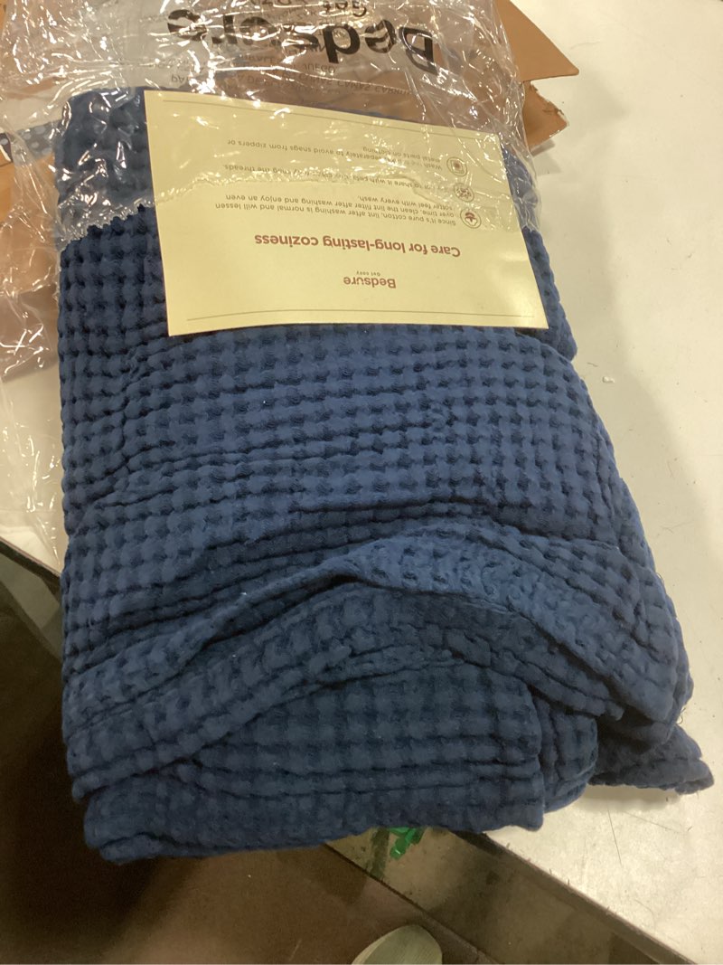 Condition photo showing Good Condition for bedsure 100% cotton twin xl blanket for spring summer, soft waffle weave bed blanket, thin lightweight breathable cotton bedding, college dorm room essentials for girls, guys, navy blue, 66" x 90" navy blue twin xl (66" x 90")
