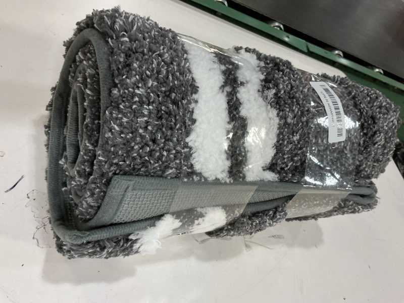 Condition photo showing Good Condition for PURRUGS Bathroom Rug Non-Slip Machine Washable 24" x 36", Super Absorbent and Quick Dry Shaggy Microfiber Bath Mat, Extra Soft and Plush Bath Rug for Bathtub, Shower and Sink, Charcoal Charcoal 24" x 36"