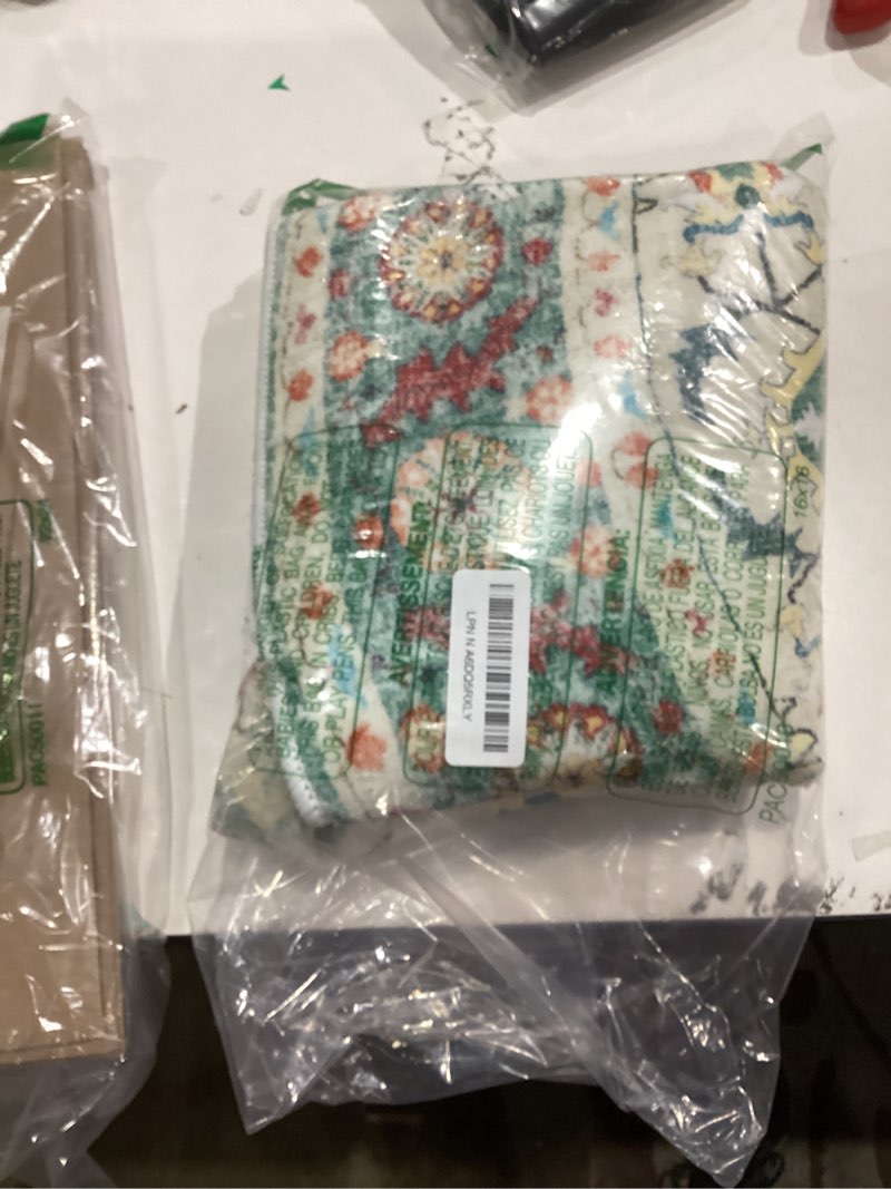 Condition photo showing Good Condition for Round Rug for Living Room, 3Ft Round Washable Rug, Boho Small Circle Kitchen Area Rugs, Non Slip Low Pile Circular Rugs, Soft Round Carpet for Bedroom, Office, Kitchen Entryway, Bathroom (CreamGreen) Creamgreen 3' (Round)