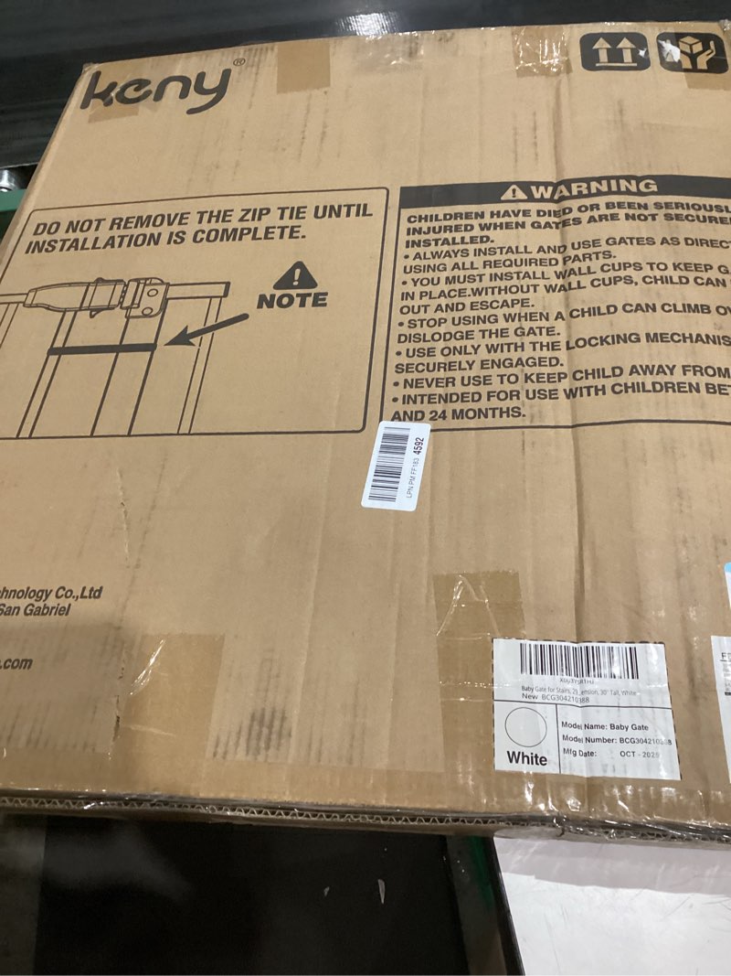 Condition photo showing Good Condition for keny 29"-42.5" Baby Gate for Stairs, Auto Close Safety Dog Gate, Pressure Mounted Easy Walk Through Pet Gate for Doorways, Durable Stair Gate, 30" Tall, White White 29-42.5"Wide, 30"Tall
