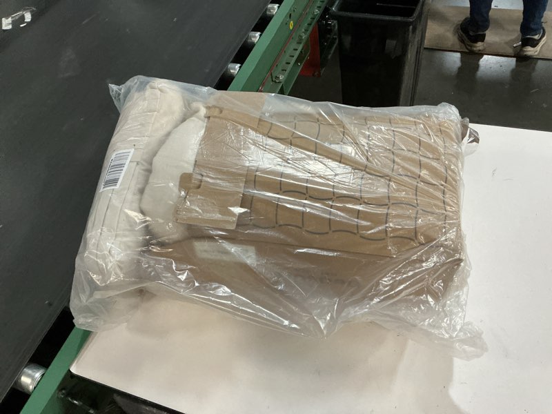 Condition photo showing Good Condition for Bedsure Queen Comforter Set - 4 Pieces Pinch Pleat Bed Set, Beige Boho Bedding for All Season, 1 Soft Comforter, 2 Pillowcases, 1 Decorative Pillow Queen 01 - Beige