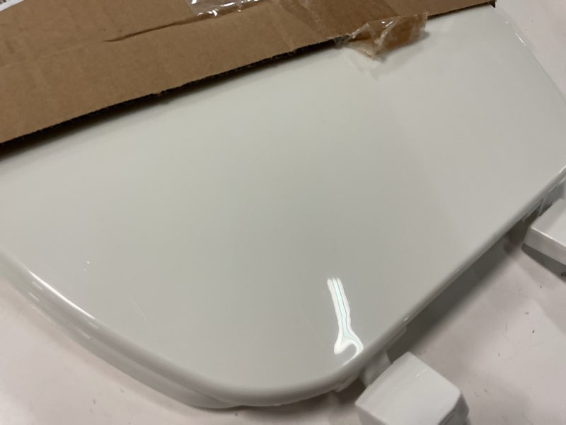Condition photo showing Good Condition for bemis 170 durable plastic toilet seat, elongated, white