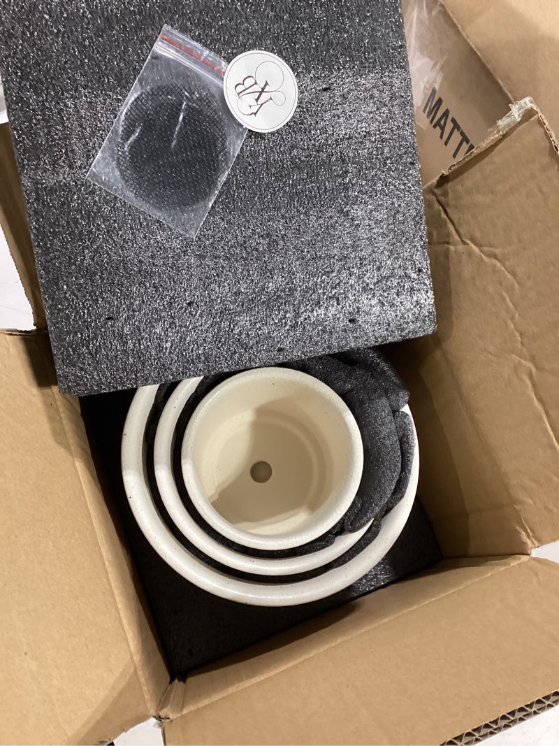 Condition photo showing Good Condition for ceramic plant pots set of 3, 4.3"/5.6"/6.9" indoor plant pots with drainage hole and attached saucer, modern ceramic planters for indoor plants, succulents, herbs, matte white flower pots white (4+5+7)